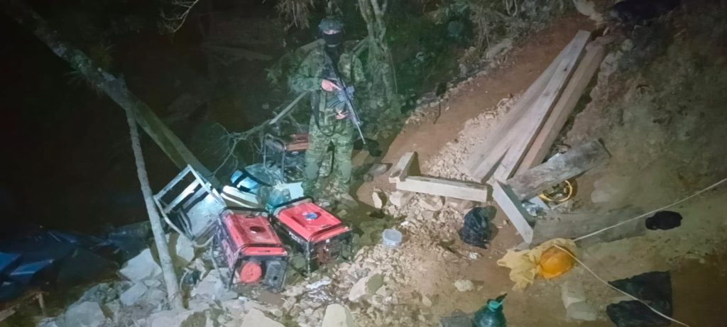 Ejército inhabilita infraestructura vinculada a minería ilegal en Carchi