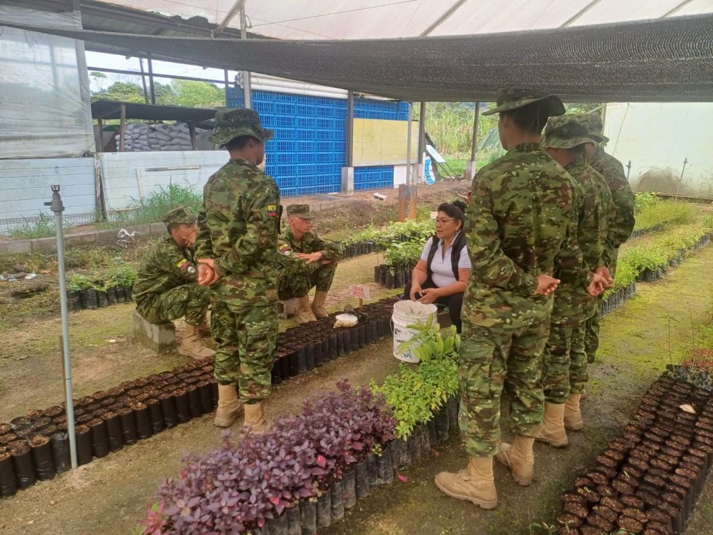 Conscriptos se capacitan en desarrollo sostenible en Pastaza