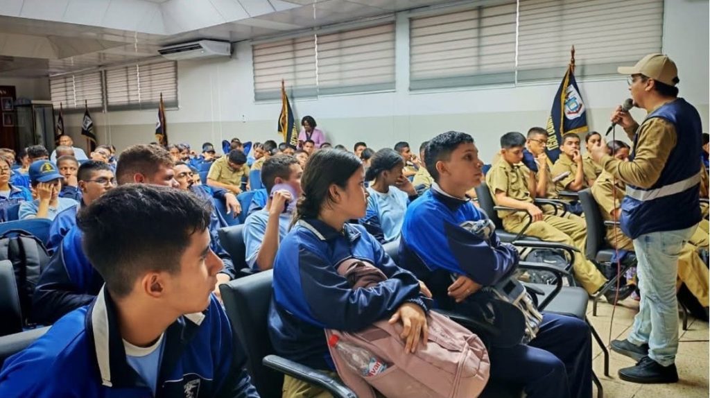 Estudiantes de Esmeraldas impulsan la conservación ambiental