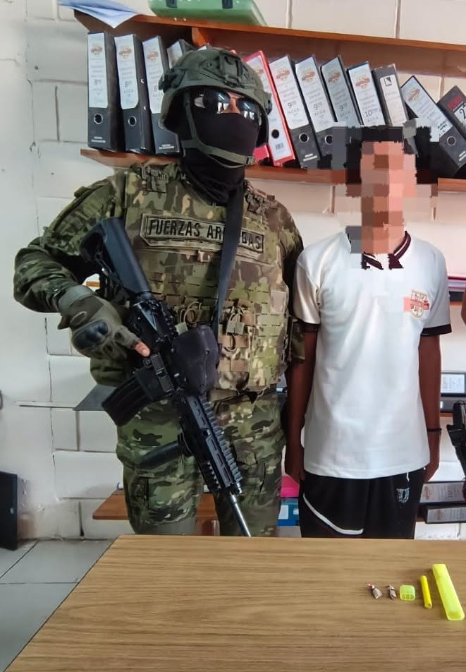 Militares aprehenden a dos menores en Playas