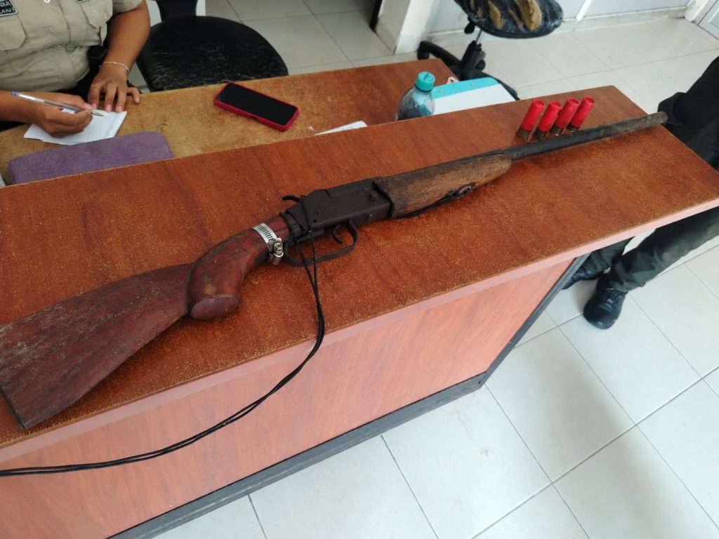 Ejército ecuatoriano decomisa una carabina y municiones en Bucay