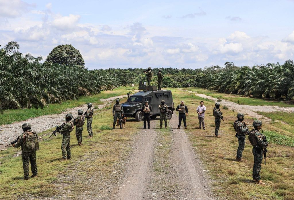 FF. AA. refuerzan el control de pistas de aterrizaje en el litoral ecuatoriano
