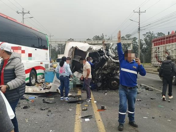 Accidente múltiple en la Panamericana Sur deja un fallecido y seis heridos