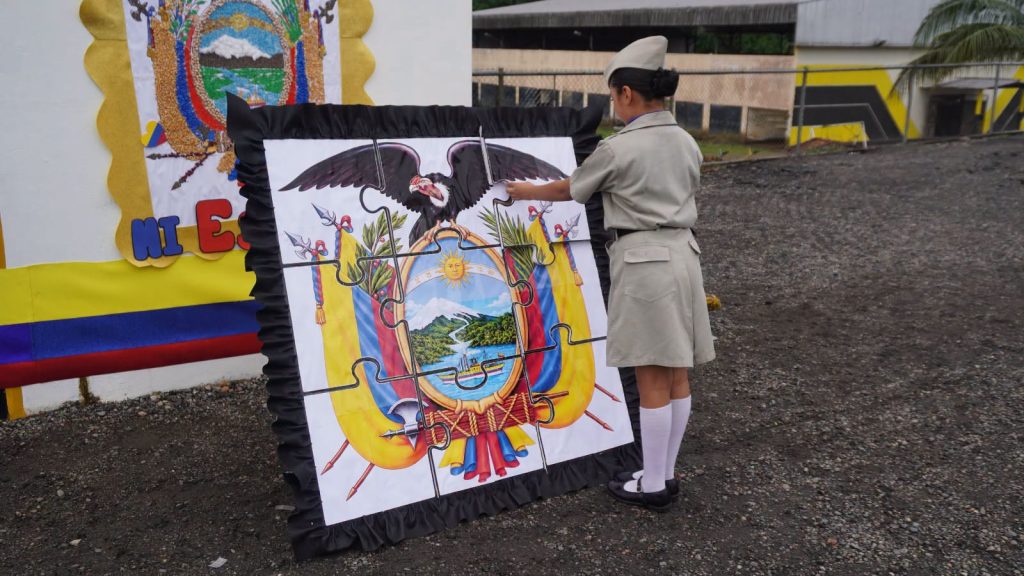 COMIL N.° 12 fomenta el civismo y amor a la patria en conmemoración del Día del Escudo Nacional