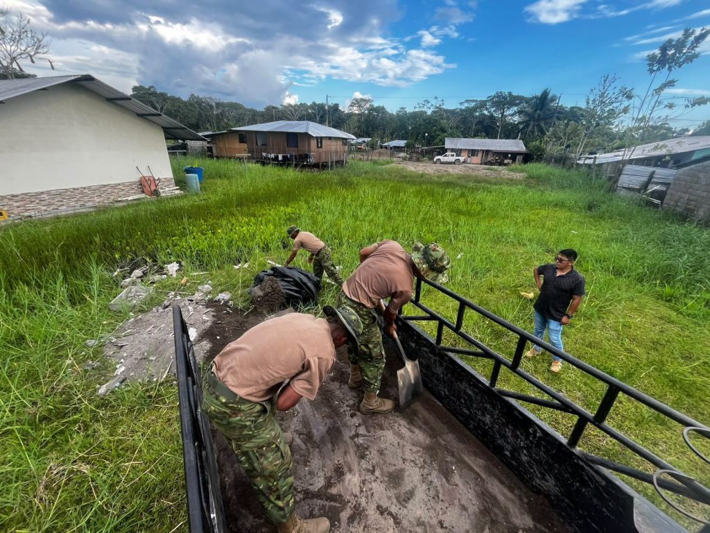 Ejército Ecuatoriano contribuye al bienestar de la comunidad de Tiputini