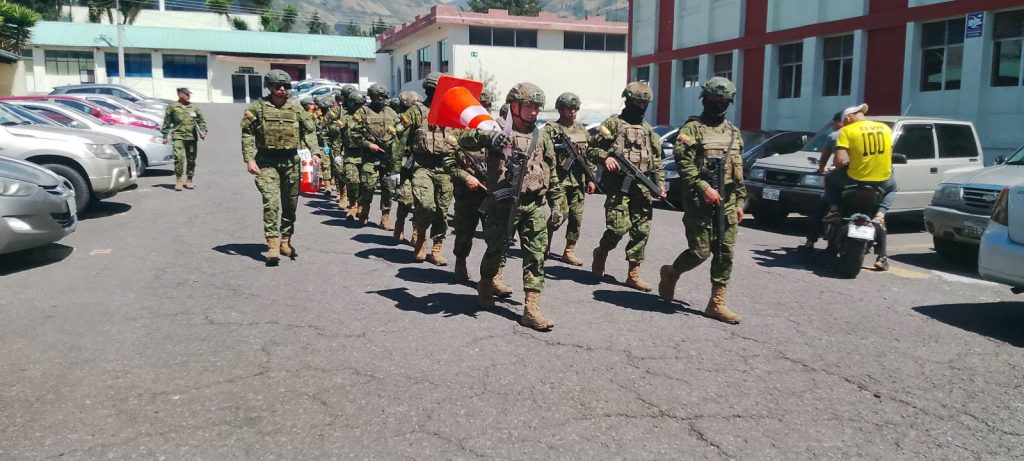 Militares culminan evaluación de Controles Militares en Quito